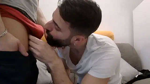 Amicisegreti online show from February 25, 2026, 5:24 pm