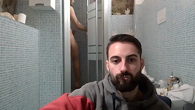 Amicisegreti online show from February 9, 2026, 12:03 pm