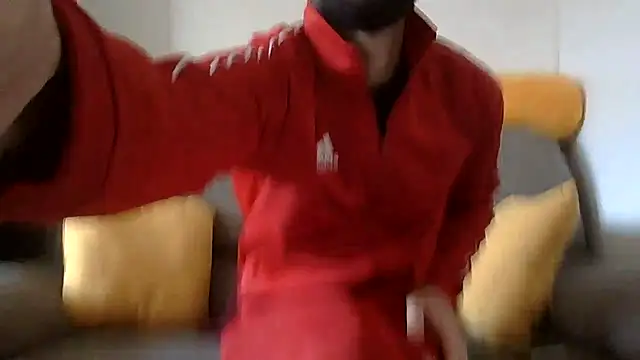 Amicisegreti online show from January 9, 2026, 10:22 am