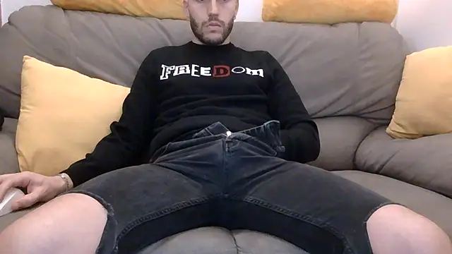 Amicisegreti online show from December 20, 2025, 9:28 pm