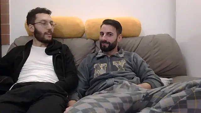 Amicisegreti online show from March 6, 2026, 9:54 pm