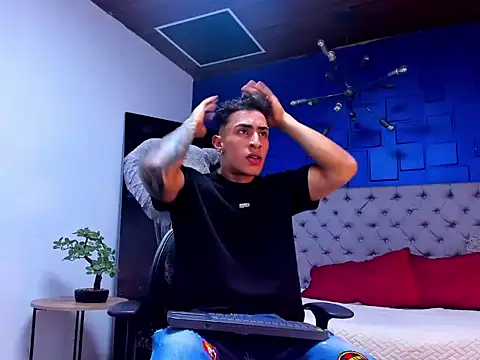 Snapshot of adrian_ray chatting on September 10, 2025, 12:20 am adrian ray online show from September 10, 2025, 12:20 am