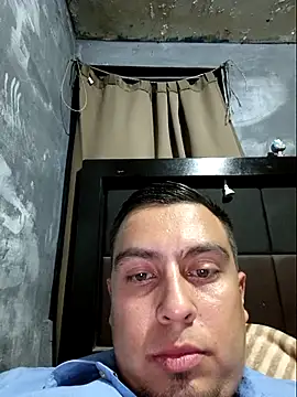 Snapshot of Aaia93 chatting on December 14, 2025, 11:27 am Aaia93 online show from December 14, 2025, 11:27 am