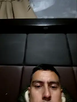 Snapshot of Aaia93 chatting on January 12, 2026, 12:06 am Aaia93 online show from January 12, 2026, 12:06 am