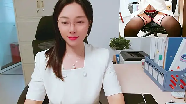 Snapshot of OL-Lily chatting on September 25, 2025, 1:55 am OL-Lily online show from September 25, 2025, 1:55 am