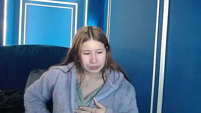 Olivia11  online show from September 25, 2025, 12:00 pm