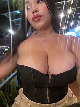 Snapshot of SofiaWildee chatting on February 7, 2026, 1:02 am SofiaWildee online show from February 7, 2026, 1:02 am