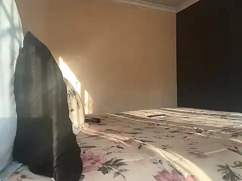 Snapshot of Cianda24 chatting on October 21, 2025, 3:44 pm Cianda24 online show from October 21, 2025, 3:44 pm