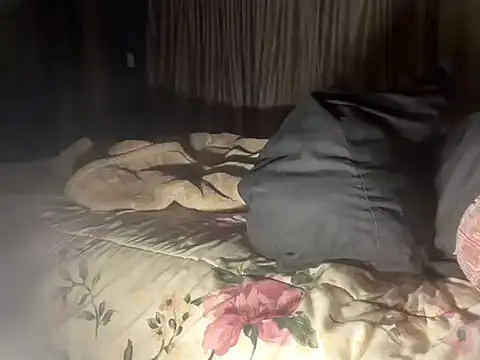 Snapshot of Cianda24 chatting on October 12, 2025, 2:24 am Cianda24 online show from October 12, 2025, 2:24 am