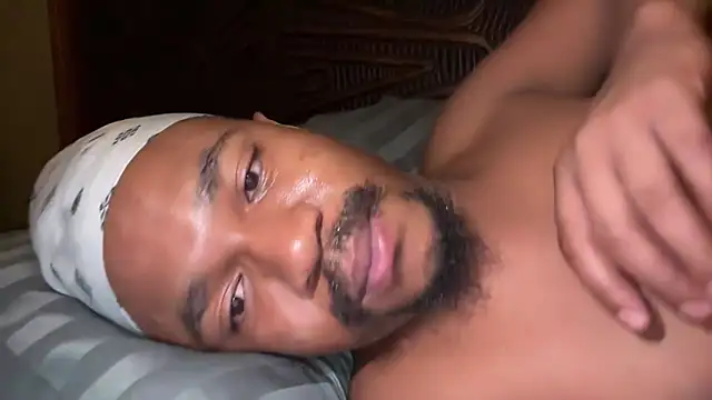 Snapshot of Cianda24 chatting on January 6, 2026, 6:56 pm Cianda24 online show from January 6, 2026, 6:56 pm