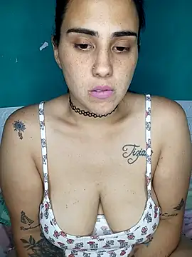 kariciasecreta online show from November 19, 2025, 4:56 am