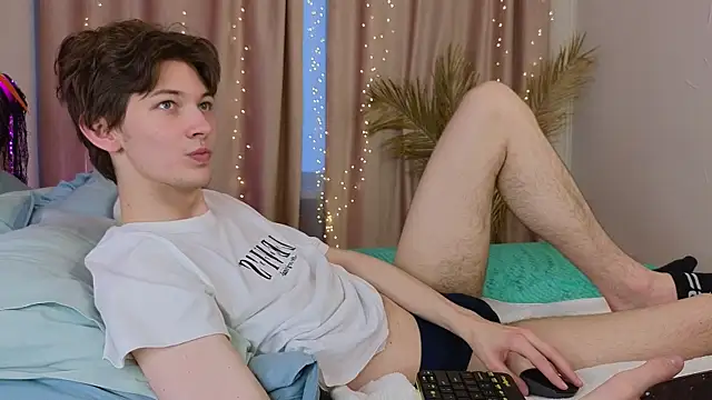 Snapshot of _Den1s_ chatting on November 8, 2025, 12:20 pm Den1s online show from November 8, 2025, 12:20 pm