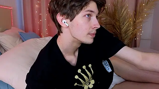 Snapshot of _Den1s_ chatting on March 1, 2026, 1:22 pm Den1s online show from March 1, 2026, 1:22 pm