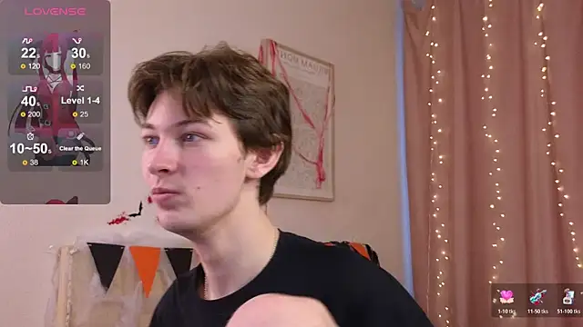 Snapshot of _Den1s_ chatting on October 29, 2025, 12:26 pm Den1s online show from October 29, 2025, 12:26 pm