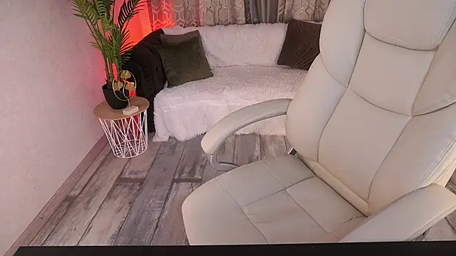 LioraFox online show from March 26, 2026, 7:17 am