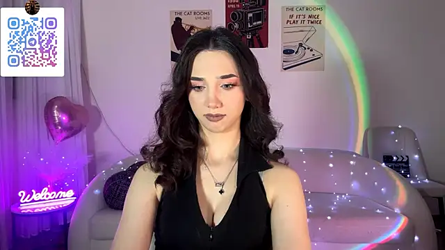 LinaMour online show from May 8, 2026, 10:24 pm