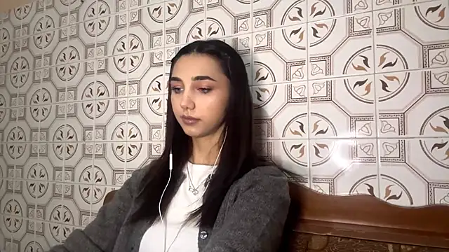 Snapshot of LinaMour chatting on November 21, 2025, 10:09 pm LinaMour online show from November 21, 2025, 10:09 pm