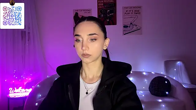 LinaMour online show from March 27, 2026, 10:54 pm