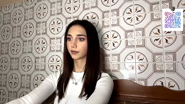 Snapshot of LinaMour chatting on November 27, 2025, 10:10 pm LinaMour online show from November 27, 2025, 10:10 pm