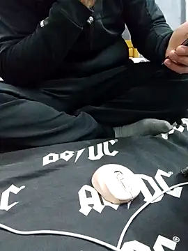 yazinyazin1 online show from December 20, 2025, 6:33 pm