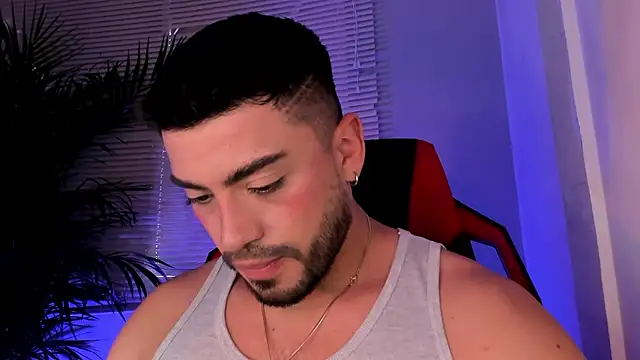Snapshot of Alexander_Diiaz chatting on October 17, 2025, 7:26 pm Alexander Diiaz online show from October 17, 2025, 7:26 pm