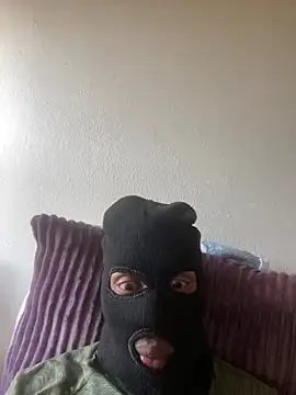 fitsexyman online show from April 3, 2026, 2:12 pm