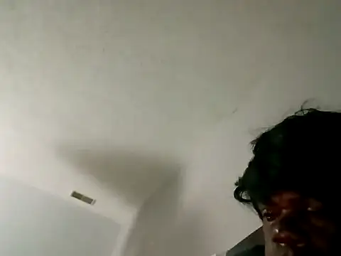 Cocoaversace302 online show from October 27, 2025, 8:04 am