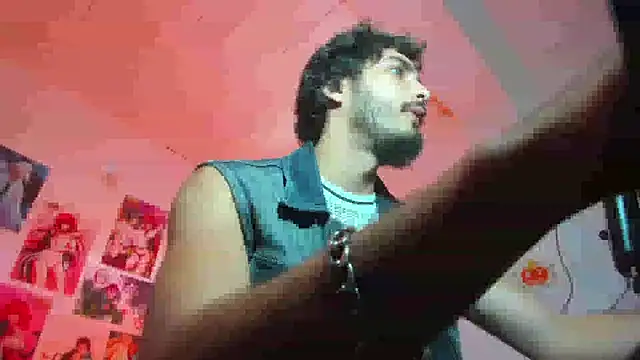 Snapshot of LovexJuxn_ chatting on December 15, 2025, 3:51 pm LovexJuxn online show from December 15, 2025, 3:51 pm