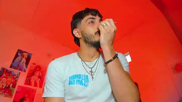 Snapshot of LovexJuxn_ chatting on December 19, 2025, 3:03 pm LovexJuxn online show from December 19, 2025, 3:03 pm