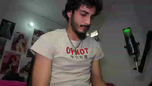 Snapshot of LovexJuxn_ chatting on December 5, 2025, 4:05 pm LovexJuxn online show from December 5, 2025, 4:05 pm