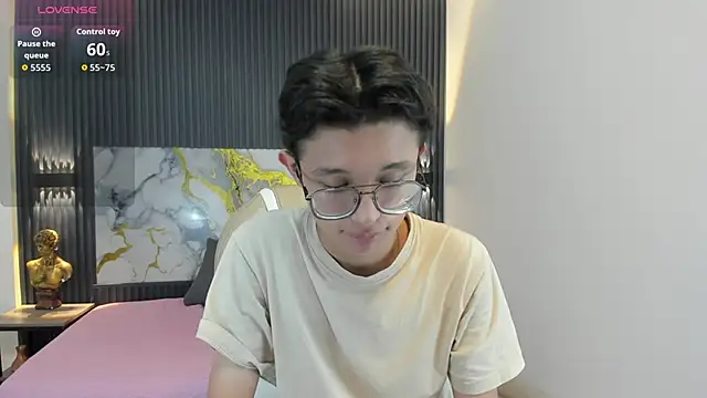 Snapshot of SantiagoRusso18 chatting on November 7, 2025, 7:07 pm SantiagoRusso18 online show from November 7, 2025, 7:07 pm