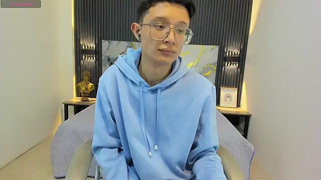 Snapshot of SantiagoRusso18 chatting on September 12, 2025, 12:38 pm SantiagoRusso18 online show from September 12, 2025, 12:38 pm