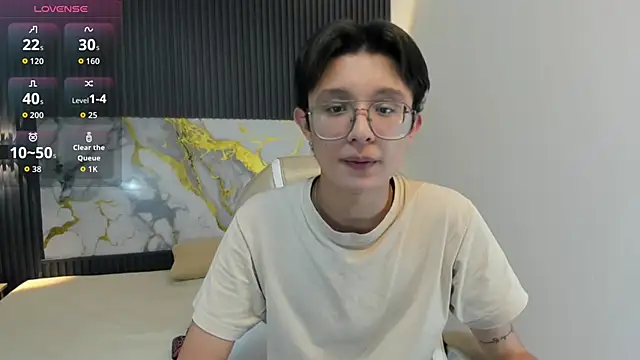 Snapshot of SantiagoRusso18 chatting on November 24, 2025, 2:11 am SantiagoRusso18 online show from November 24, 2025, 2:11 am