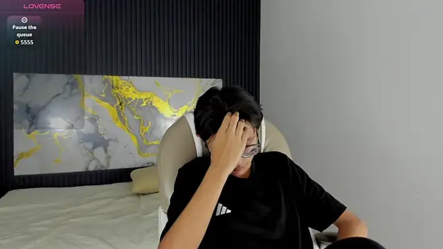 Snapshot of SantiagoRusso18 chatting on November 26, 2025, 3:34 pm SantiagoRusso18 online show from November 26, 2025, 3:34 pm