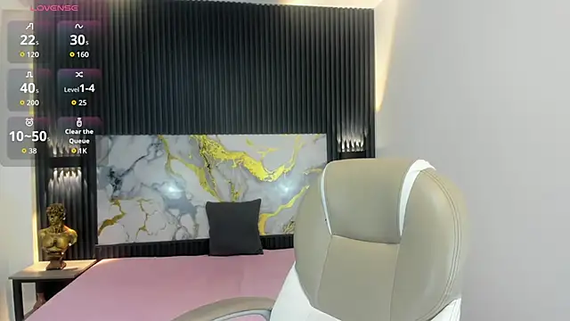 Snapshot of SantiagoRusso18 chatting on November 17, 2025, 1:31 am SantiagoRusso18 online show from November 17, 2025, 1:31 am