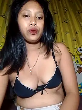 Snapshot of UrSweetAsianLady_02 chatting on December 14, 2025, 12:17 am UrSweetAsianLady 02 online show from December 14, 2025, 12:17 am
