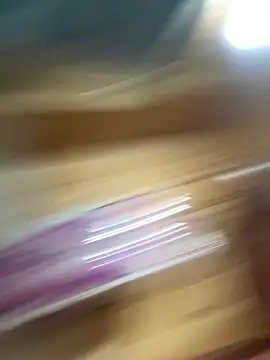 tuyetnhi-00 online show from October 21, 2025, 5:18 am