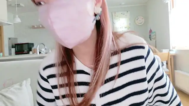 SUZU 1201 online show from May 24, 2026, 1:16 am