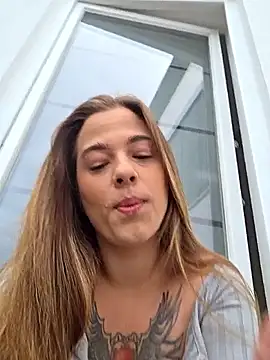 Snapshot of Luna_Lynn chatting on May 6, 2026, 10:52 am Luna Lynn online show from May 6, 2026, 10:52 am