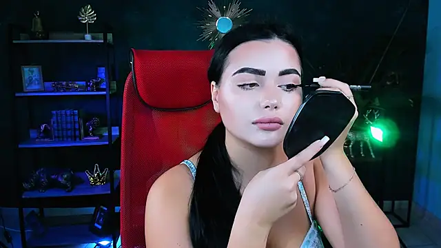 Snapshot of NaomiWilsons chatting on November 14, 2025, 8:29 am NaomiWilsons online show from November 14, 2025, 8:29 am