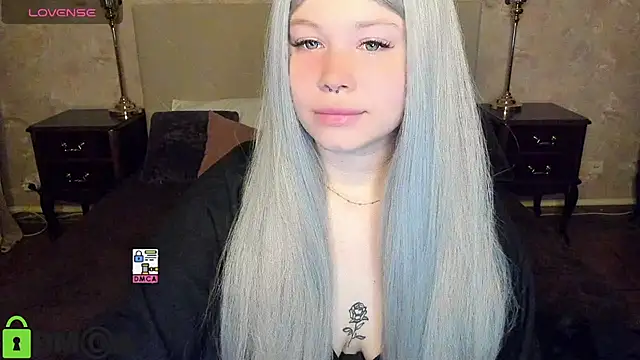 Snapshot of Diana_Dream chatting on October 18, 2025, 7:27 pm Diana Dream online show from October 18, 2025, 7:27 pm