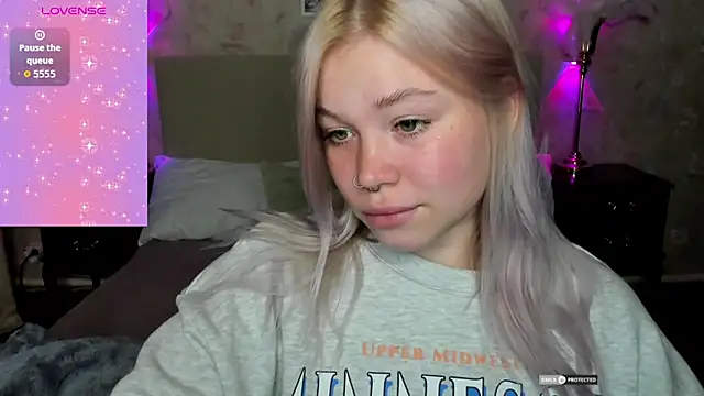 Snapshot of Diana_Dream chatting on November 20, 2025, 9:15 pm Diana Dream online show from November 20, 2025, 9:15 pm