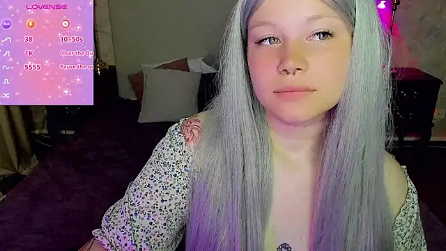 Snapshot of Diana_Dream chatting on September 10, 2025, 7:35 pm Diana Dream online show from September 10, 2025, 7:35 pm