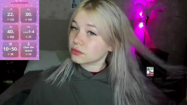 Snapshot of Diana_Dream chatting on November 30, 2025, 9:04 pm Diana Dream online show from November 30, 2025, 9:04 pm