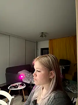 Snapshot of Diana_Dream chatting on November 5, 2025, 10:46 pm Diana Dream online show from November 5, 2025, 10:46 pm