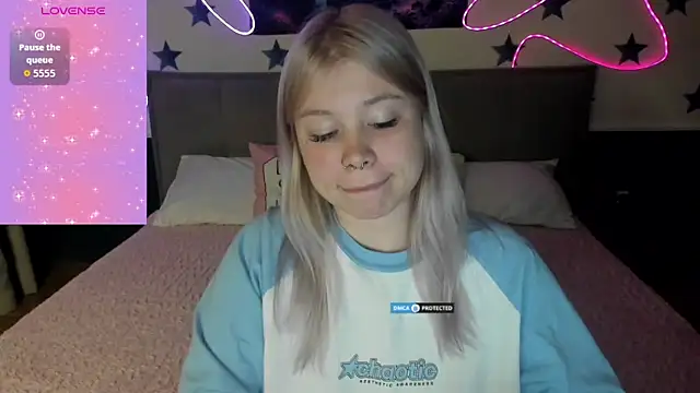 Snapshot of Diana_Dream chatting on November 4, 2025, 9:40 pm Diana Dream online show from November 4, 2025, 9:40 pm