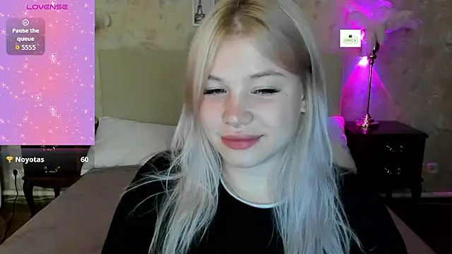 Snapshot of Diana_Dream chatting on November 28, 2025, 2:39 pm Diana Dream online show from November 28, 2025, 2:39 pm