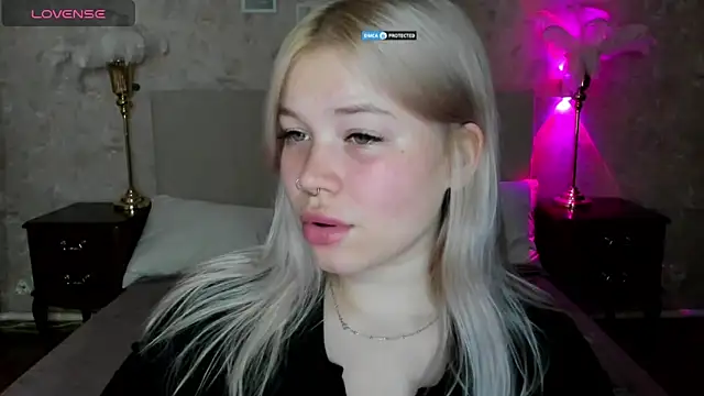 Snapshot of Diana_Dream chatting on November 26, 2025, 8:31 pm Diana Dream online show from November 26, 2025, 8:31 pm