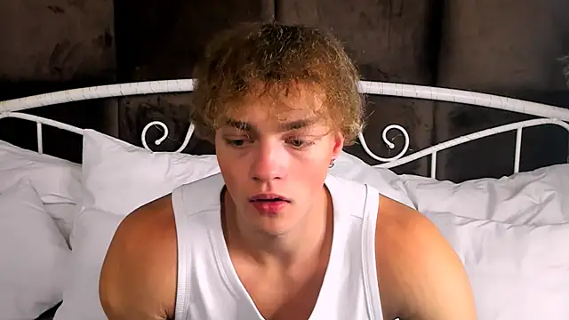 ChaseMuscular online show from October 15, 2025, 8:28 pm