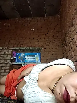 Snapshot of Priya_tyagi chatting on September 14, 2025, 12:11 am Priya tyagi online show from September 14, 2025, 12:11 am